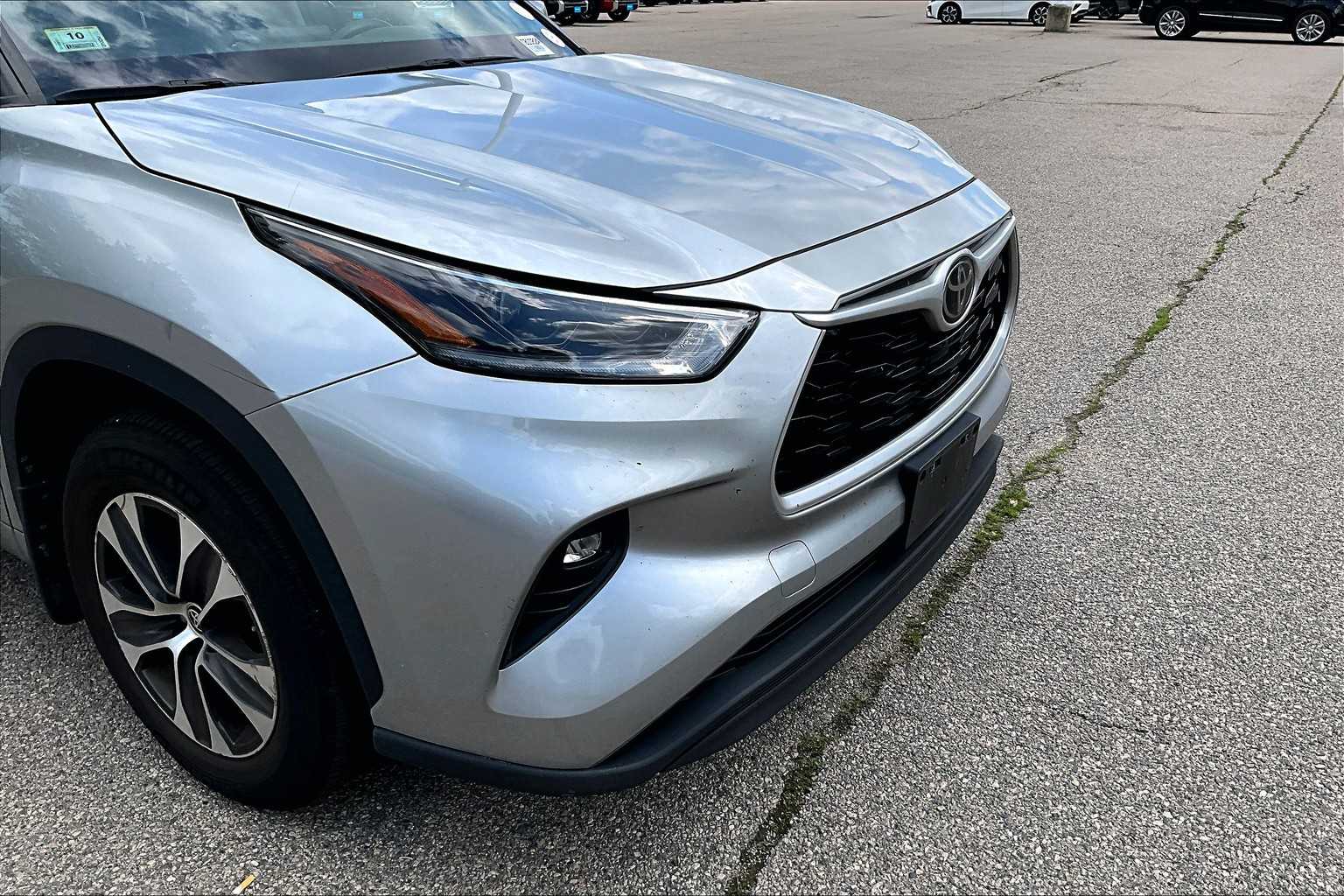 used 2021 Toyota Highlander car, priced at $29,433