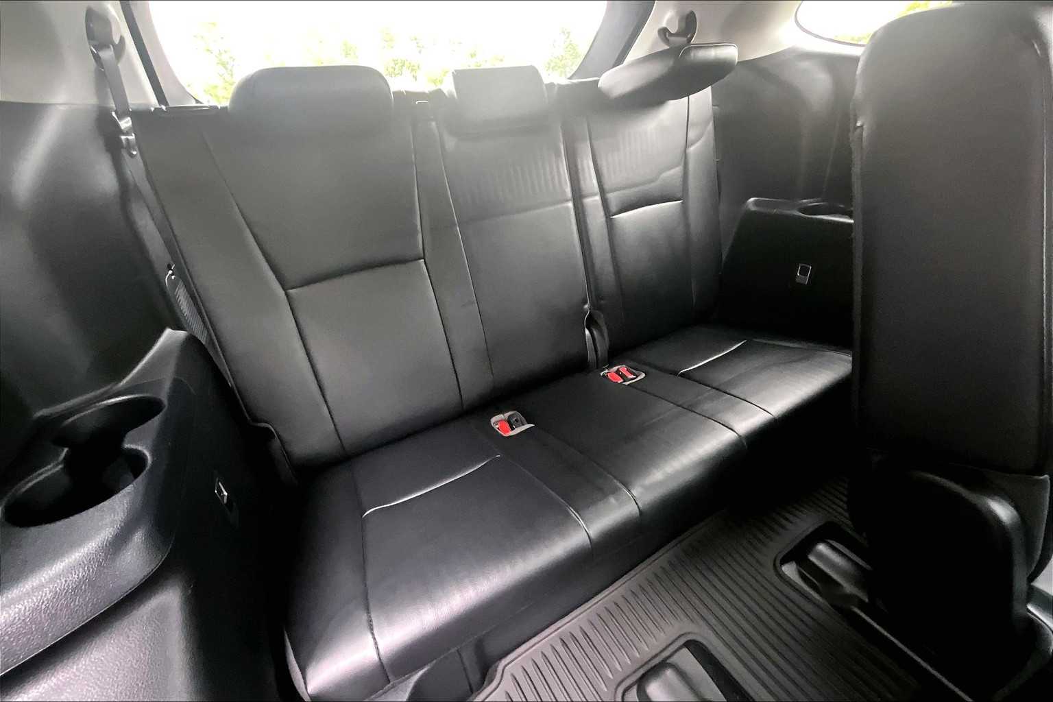 used 2021 Toyota Highlander car, priced at $29,488