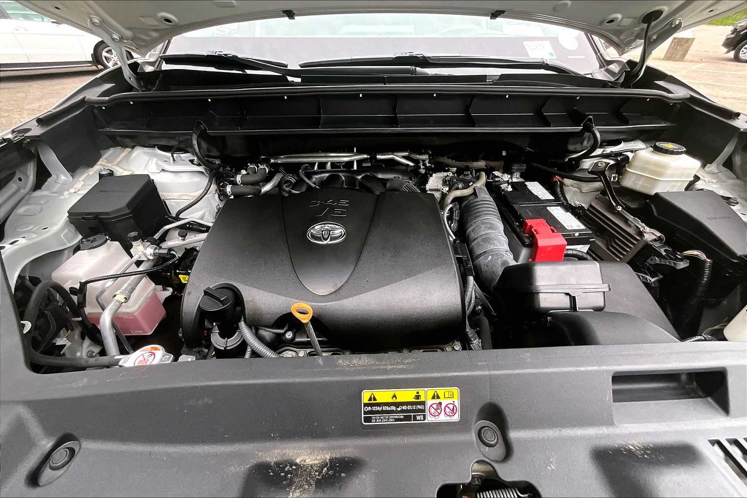 used 2021 Toyota Highlander car, priced at $29,488