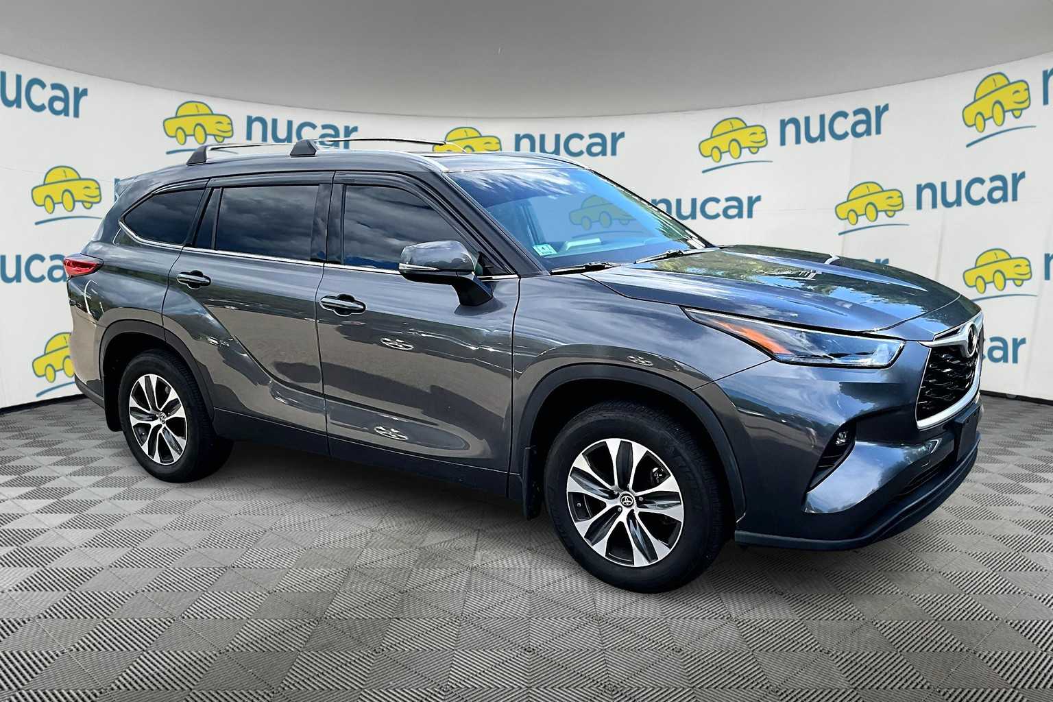 used 2022 Toyota Highlander car, priced at $34,599