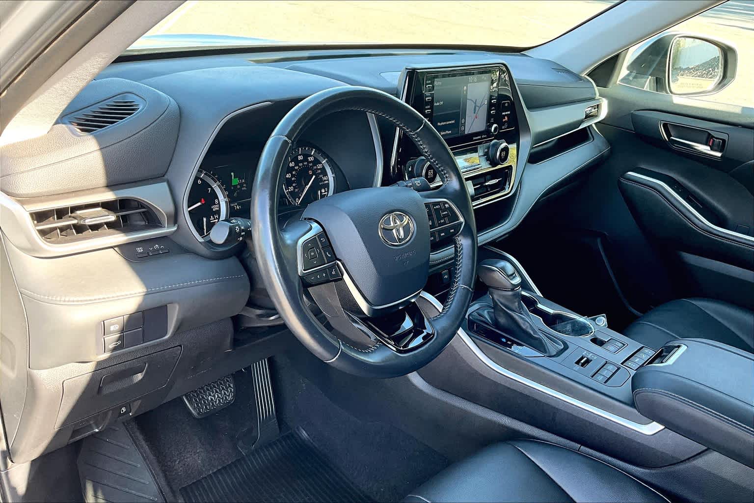 used 2021 Toyota Highlander car, priced at $33,488