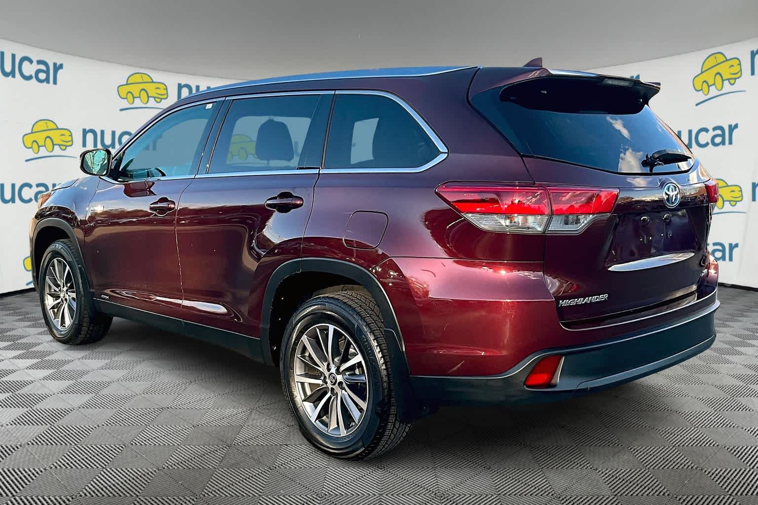 used 2019 Toyota Highlander car, priced at $30,777