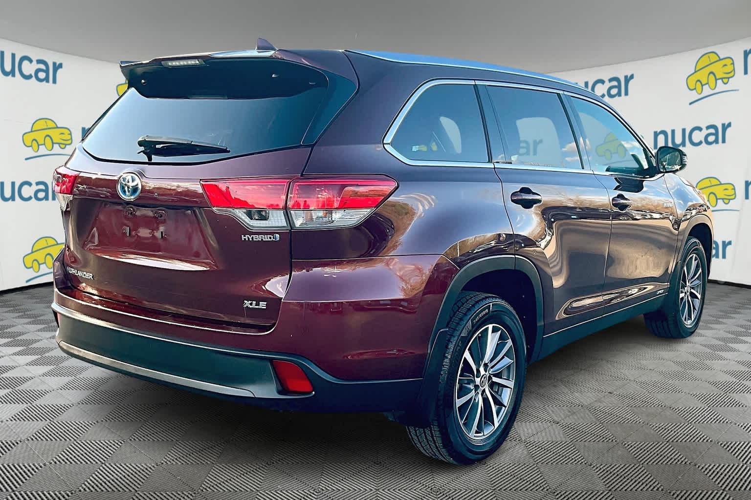 used 2019 Toyota Highlander car, priced at $30,777