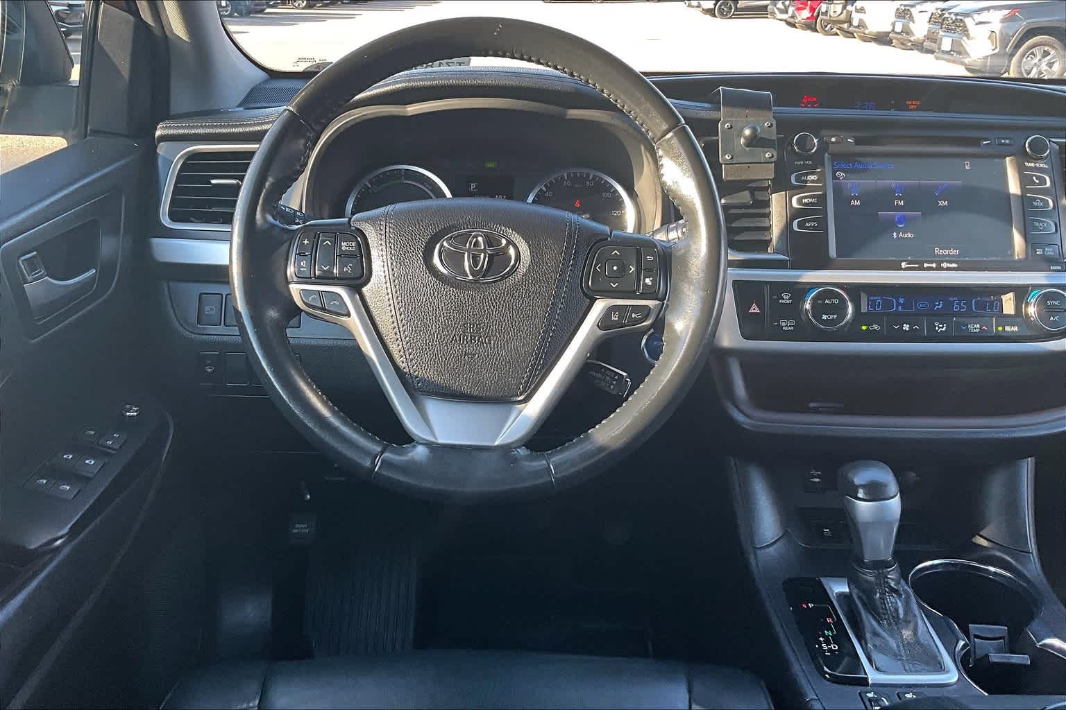 used 2019 Toyota Highlander car, priced at $30,777