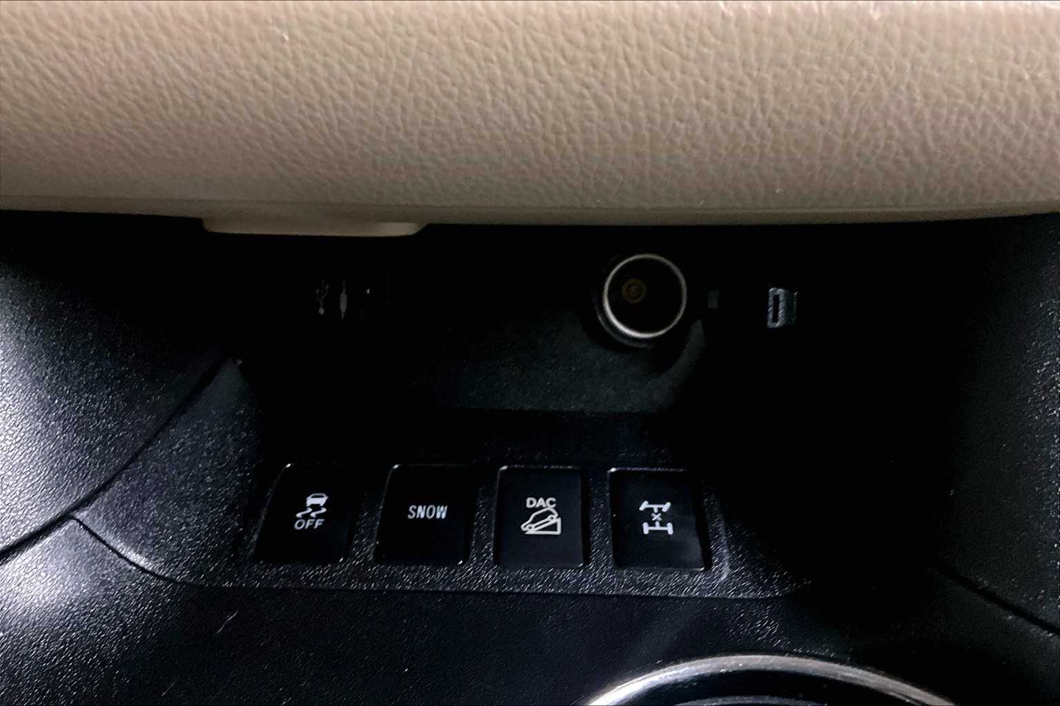 used 2015 Toyota Highlander car, priced at $17,988
