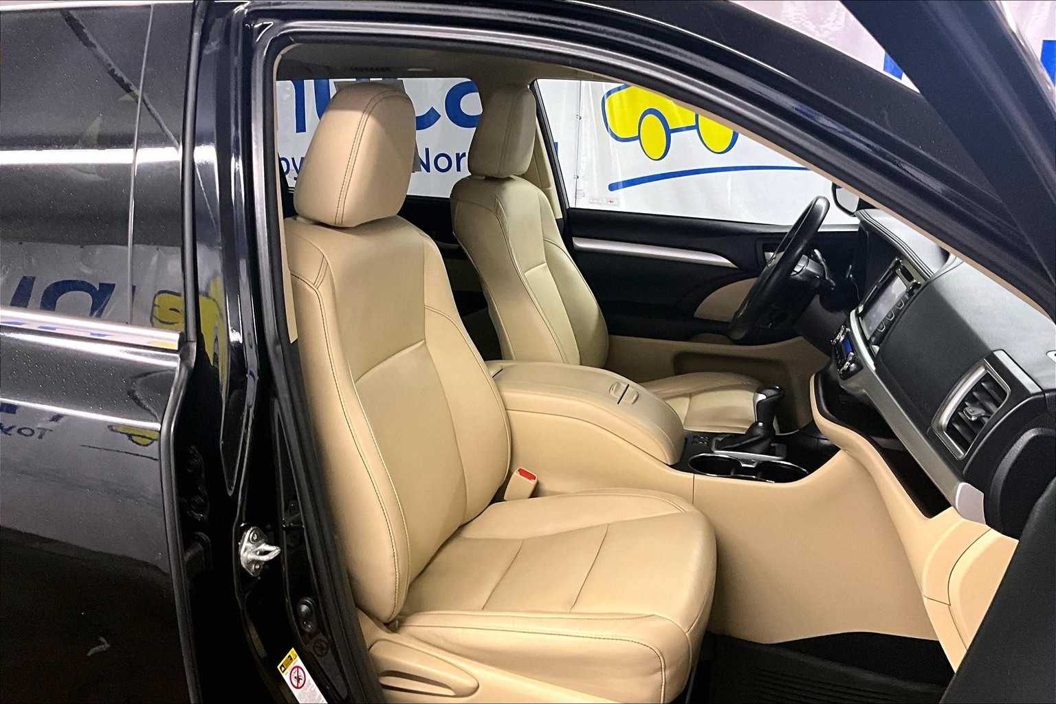 used 2015 Toyota Highlander car, priced at $17,988