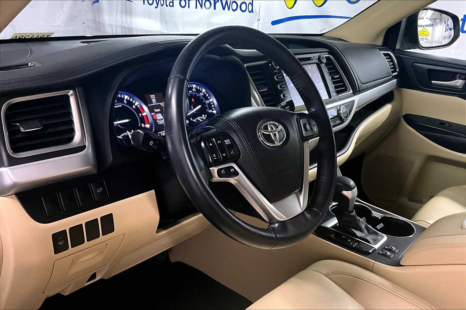 used 2015 Toyota Highlander car, priced at $17,988