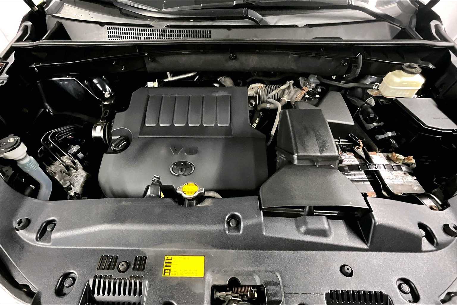 used 2015 Toyota Highlander car, priced at $17,988