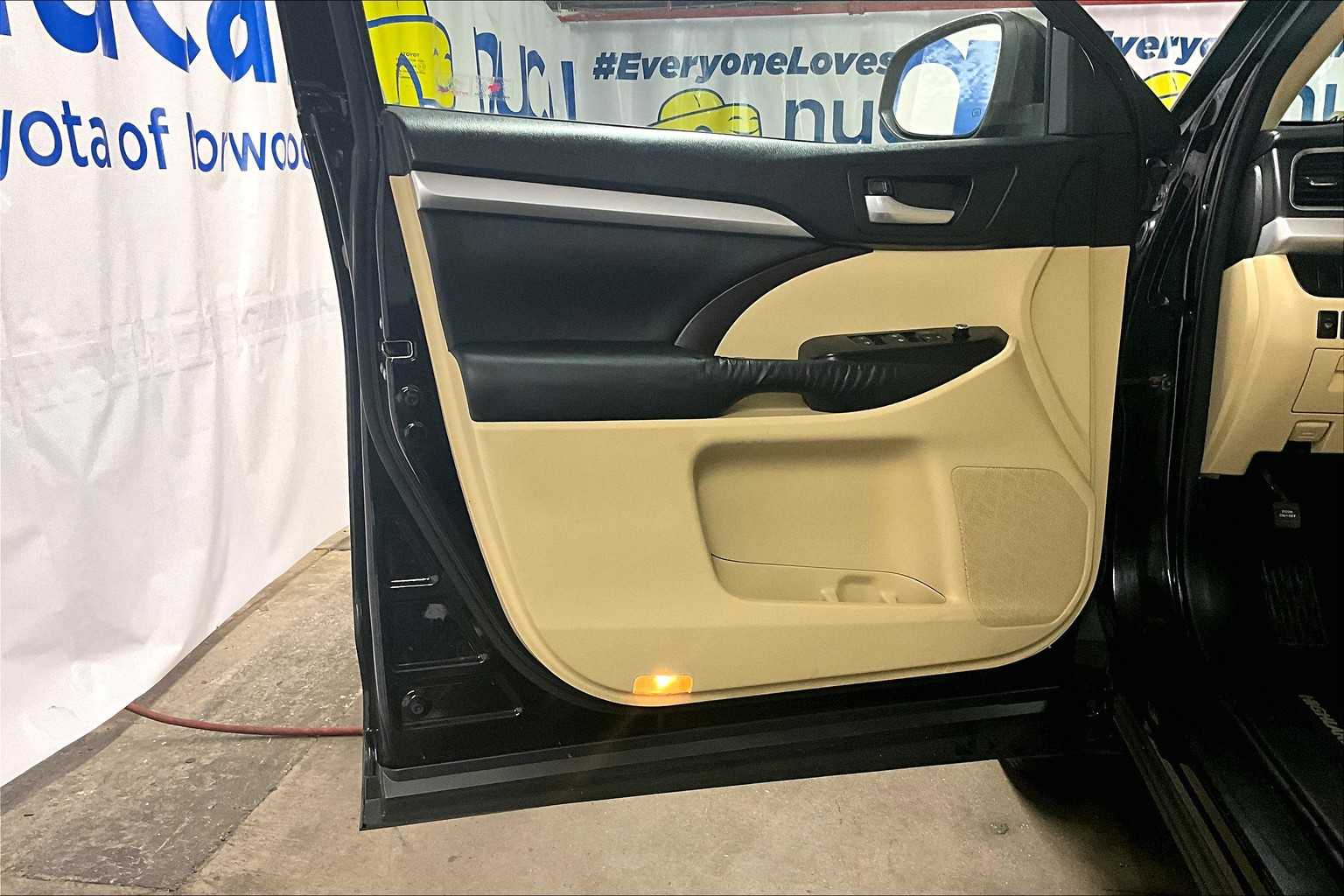 used 2015 Toyota Highlander car, priced at $17,988