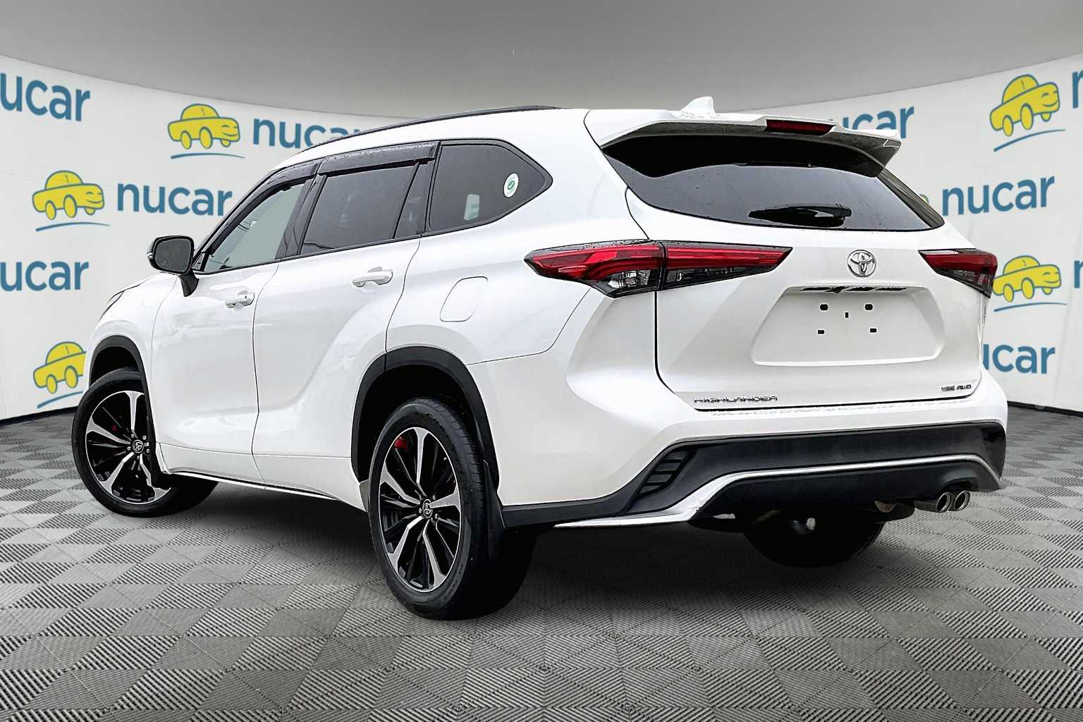 used 2021 Toyota Highlander car, priced at $34,488