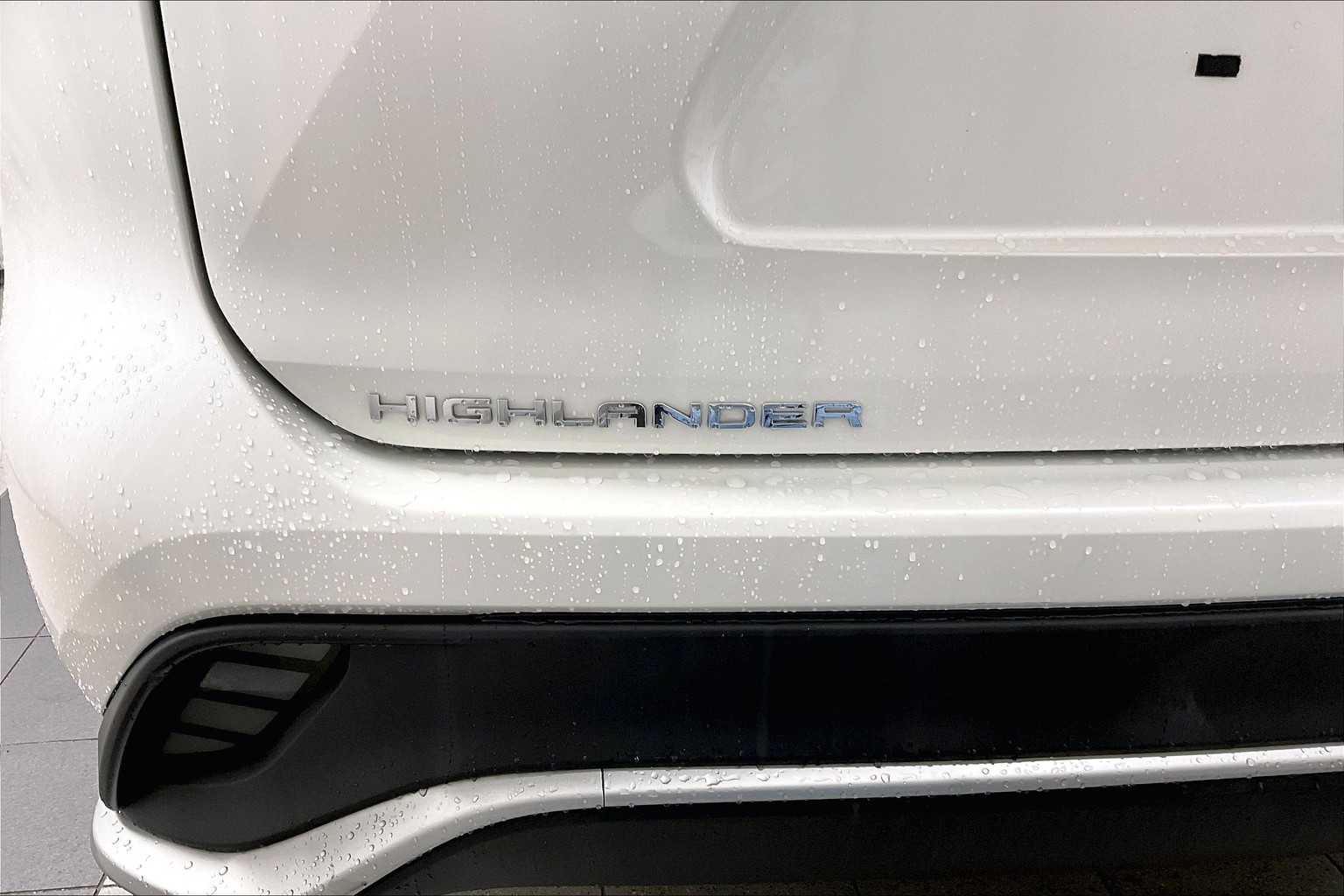 used 2021 Toyota Highlander car, priced at $34,488