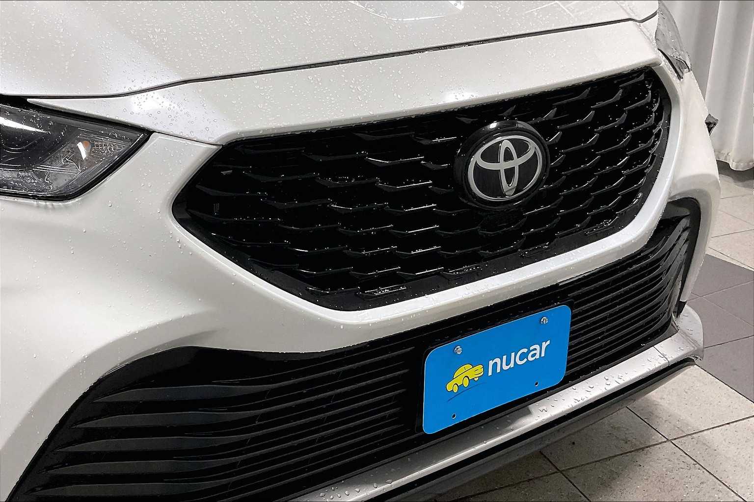 used 2021 Toyota Highlander car, priced at $34,488
