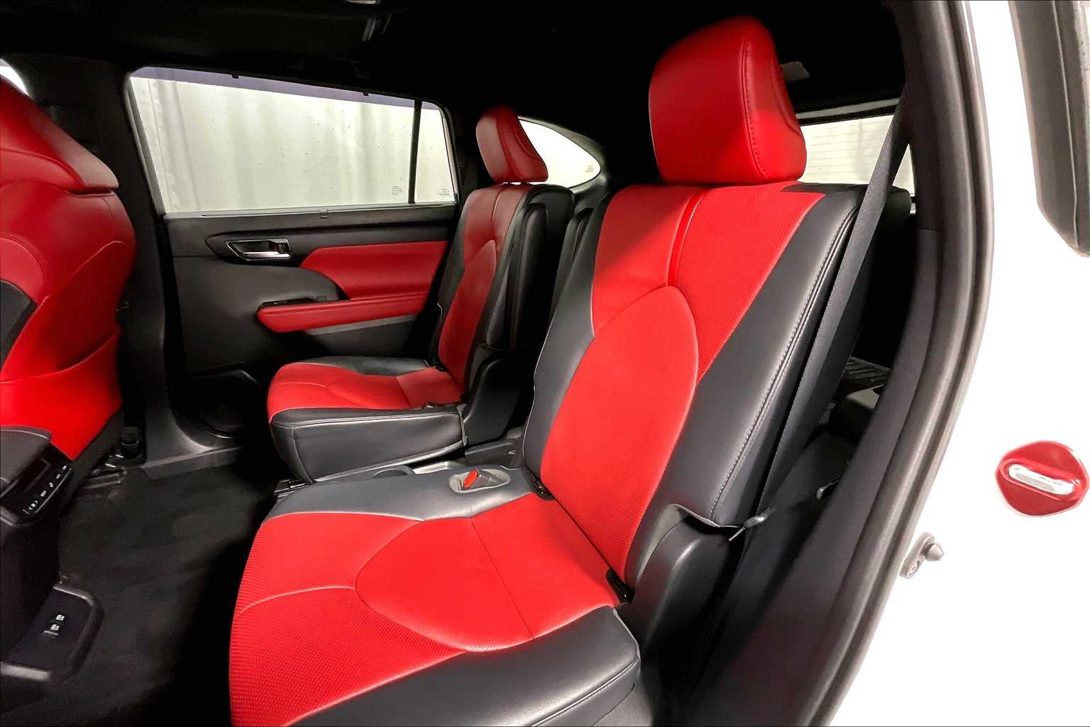 used 2021 Toyota Highlander car, priced at $34,488