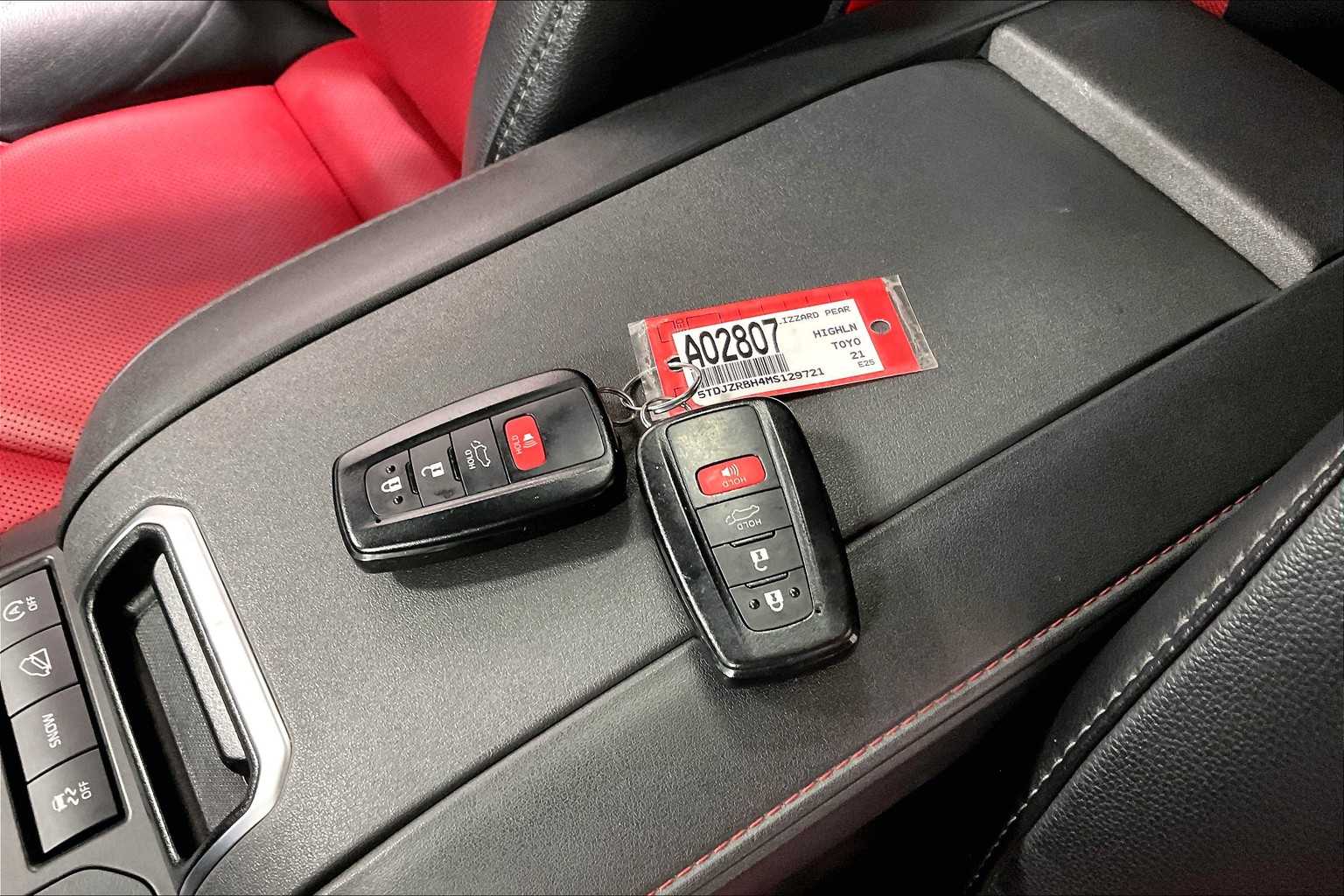 used 2021 Toyota Highlander car, priced at $34,488