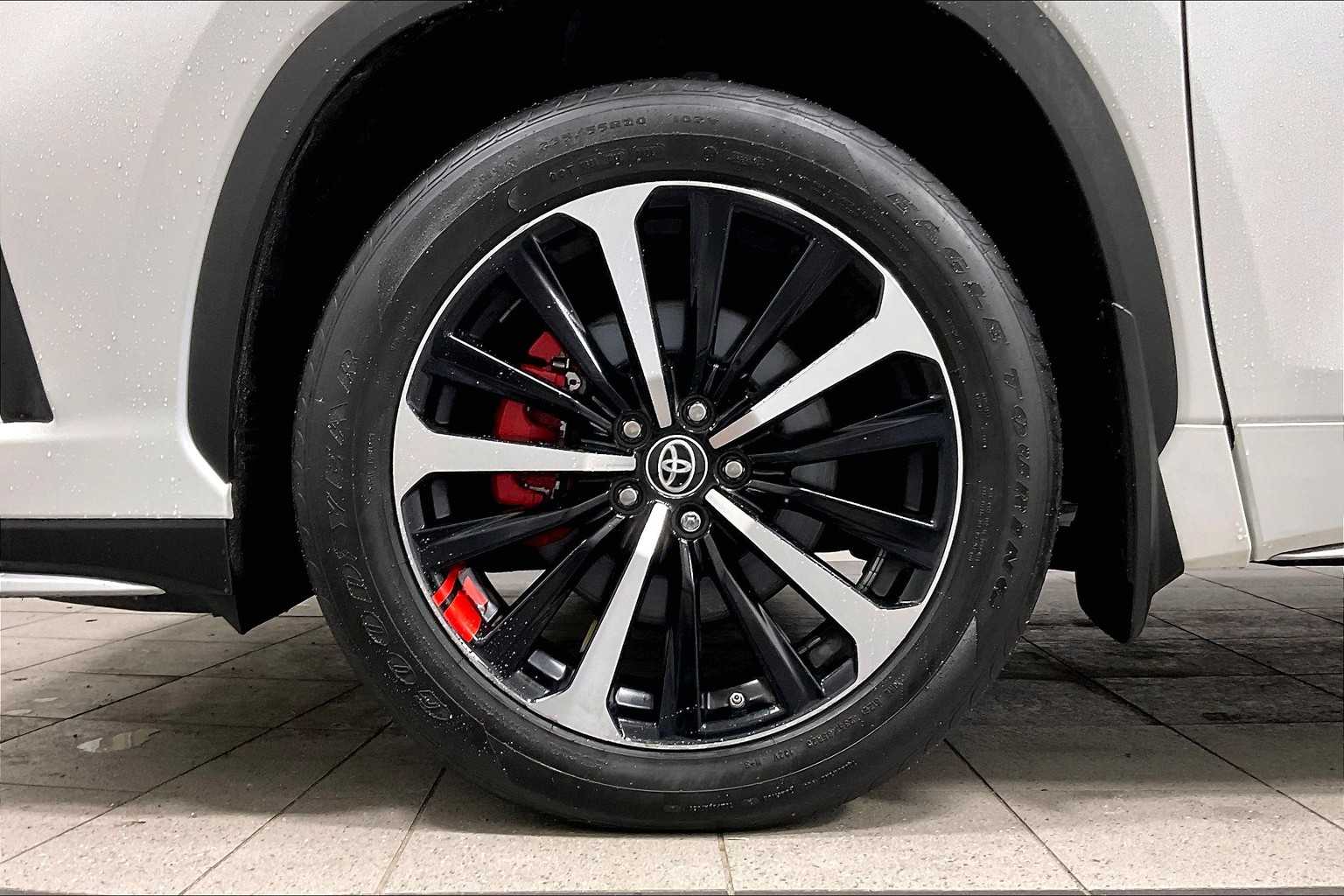 used 2021 Toyota Highlander car, priced at $34,488