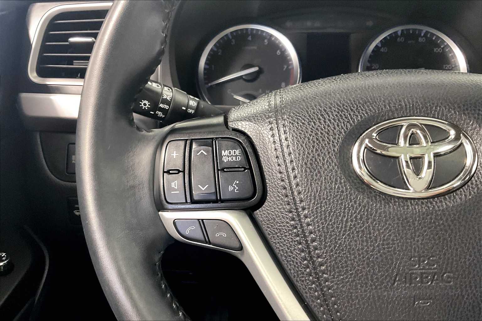 used 2019 Toyota Highlander car, priced at $28,277