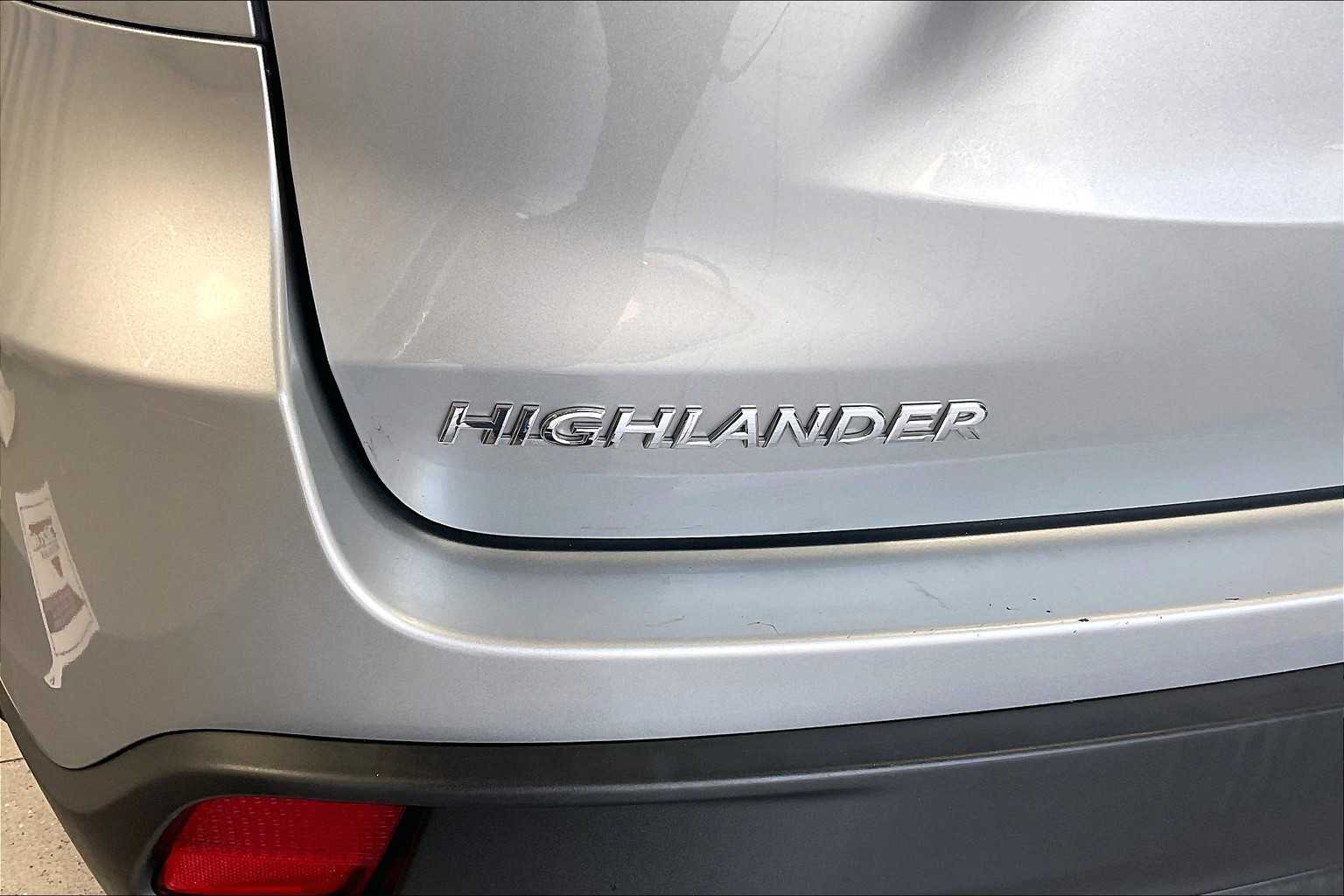 used 2019 Toyota Highlander car, priced at $28,277