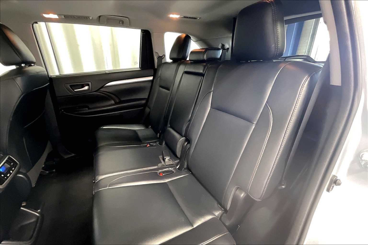 used 2019 Toyota Highlander car, priced at $28,277