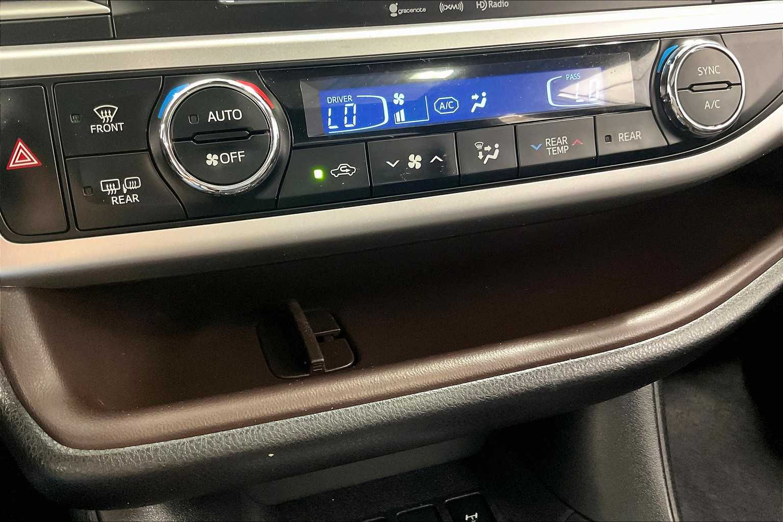 used 2019 Toyota Highlander car, priced at $28,277