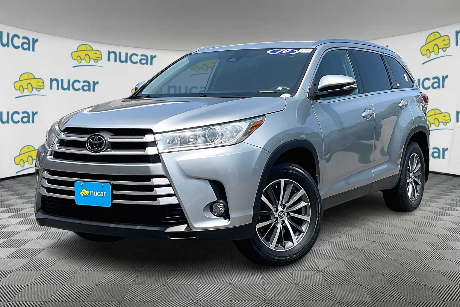used 2019 Toyota Highlander car, priced at $28,277