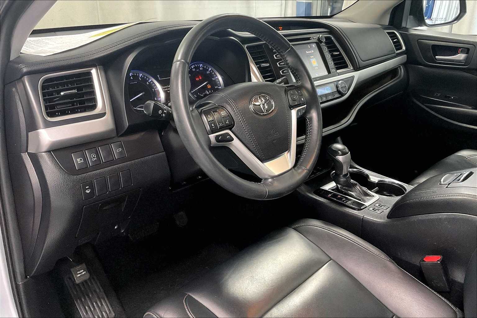 used 2019 Toyota Highlander car, priced at $28,277