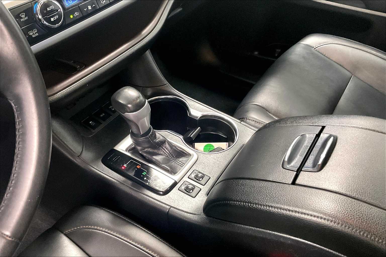 used 2019 Toyota Highlander car, priced at $28,277