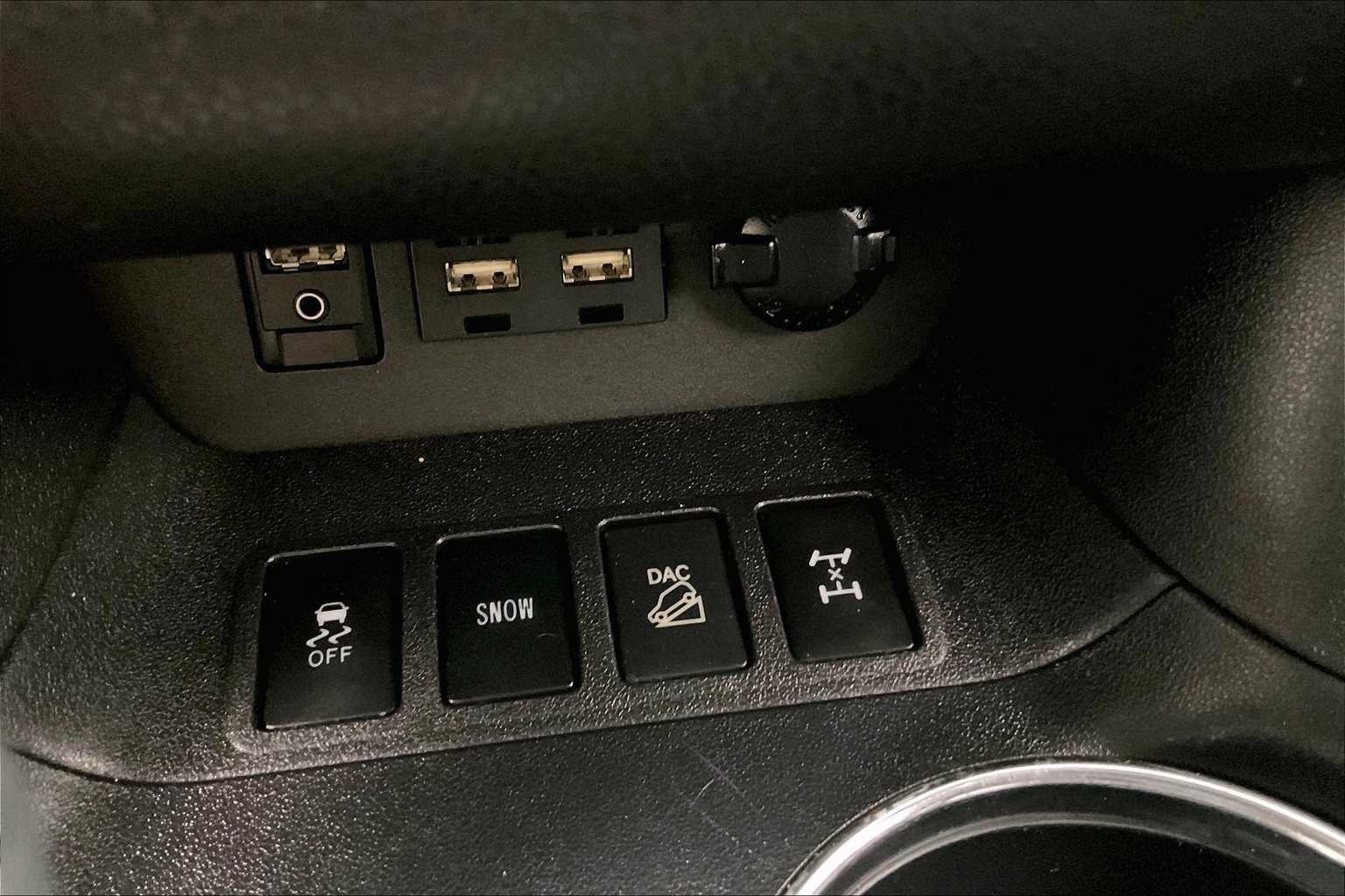 used 2019 Toyota Highlander car, priced at $28,277