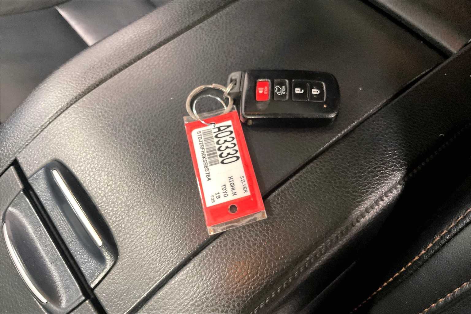 used 2019 Toyota Highlander car, priced at $28,277