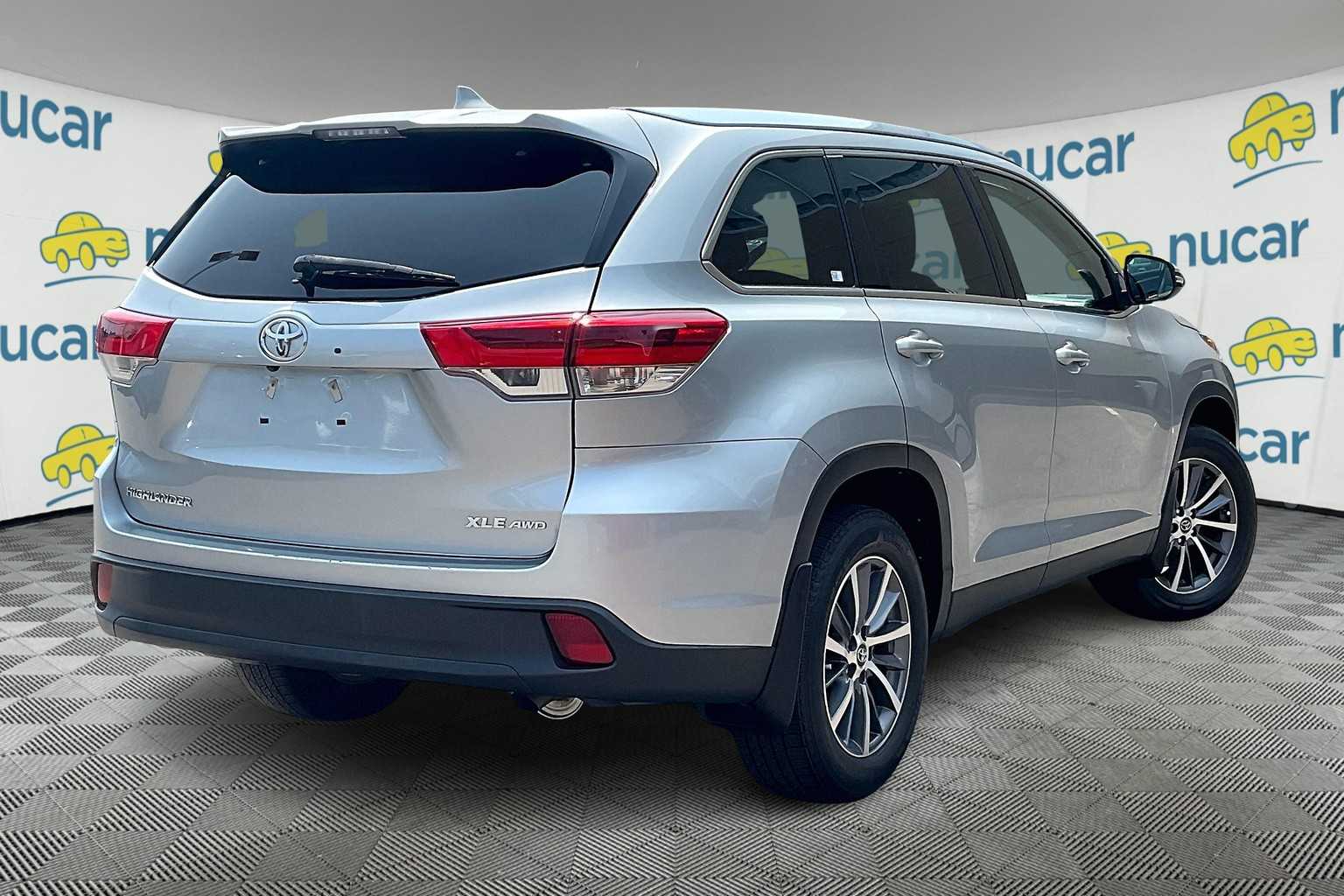 used 2019 Toyota Highlander car, priced at $28,277