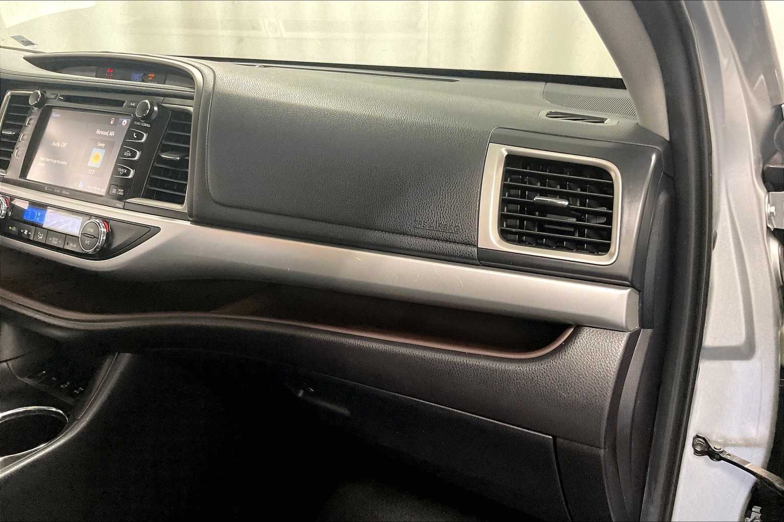 used 2019 Toyota Highlander car, priced at $28,277