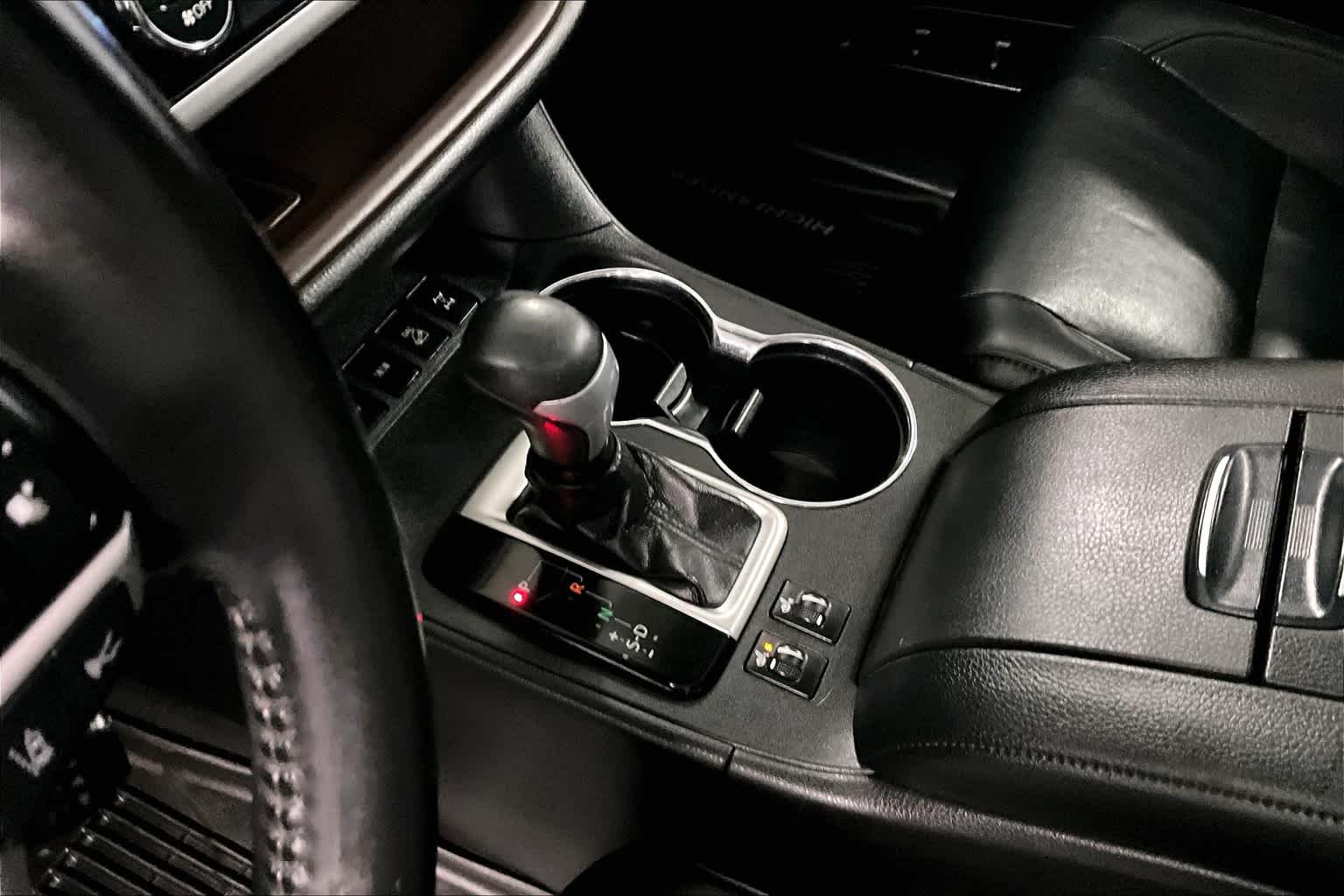 used 2019 Toyota Highlander car, priced at $26,988