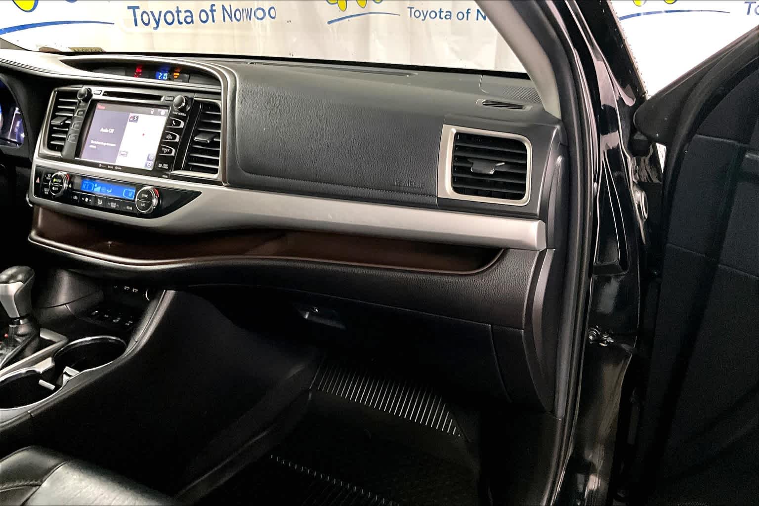 used 2019 Toyota Highlander car, priced at $26,988