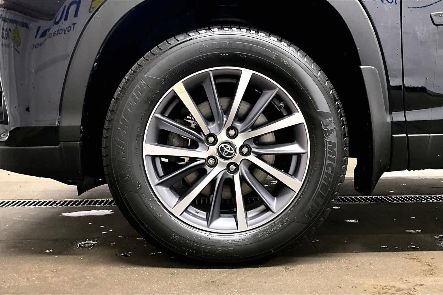 used 2019 Toyota Highlander car, priced at $26,988