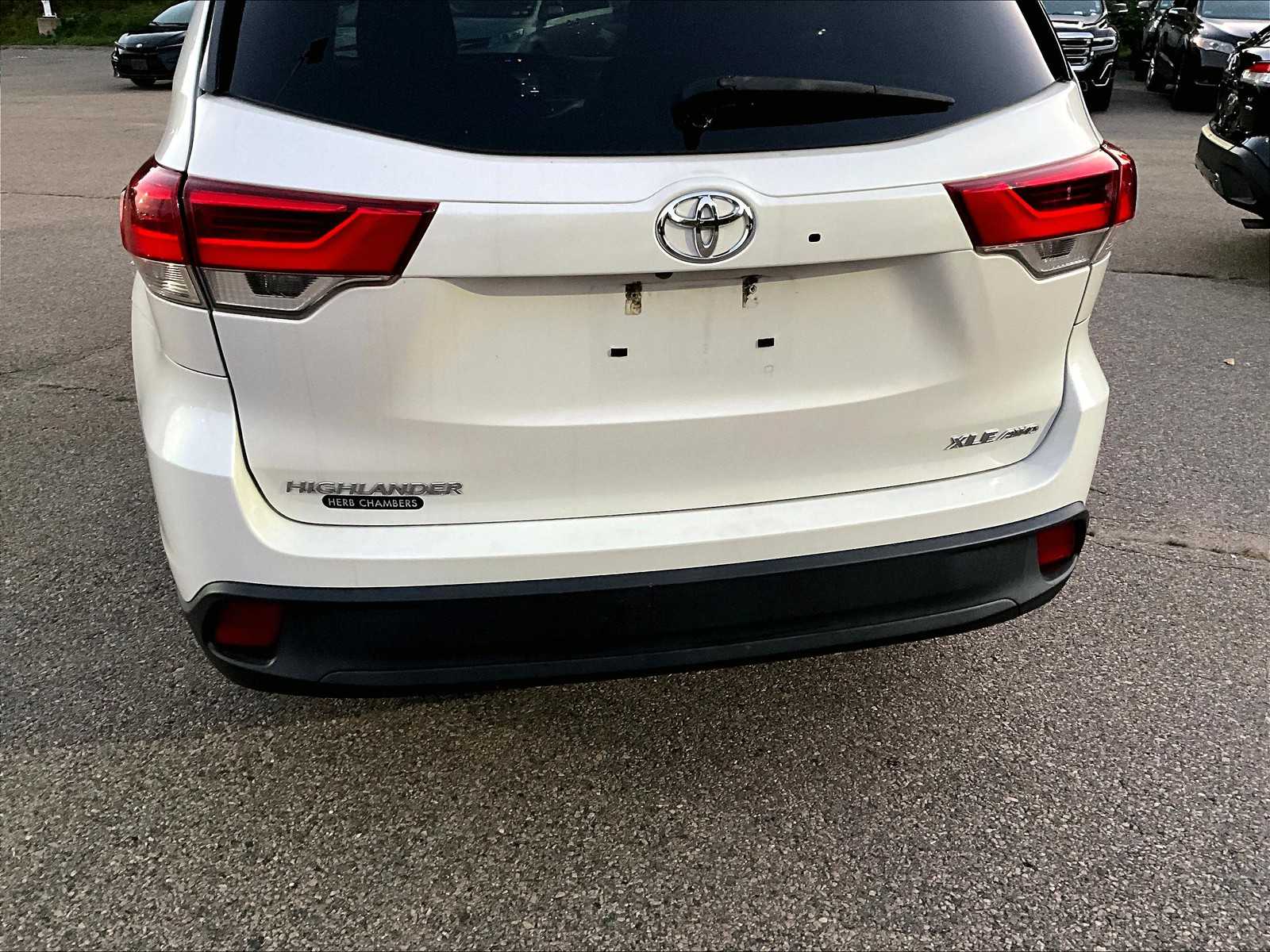 used 2019 Toyota Highlander car, priced at $27,050