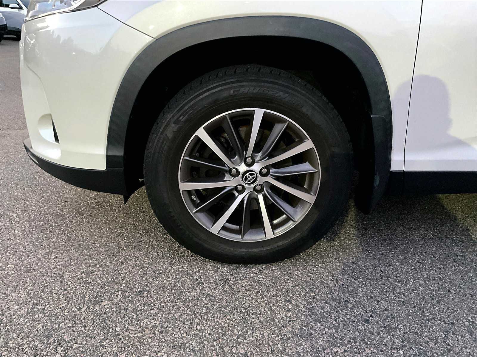 used 2019 Toyota Highlander car, priced at $27,050