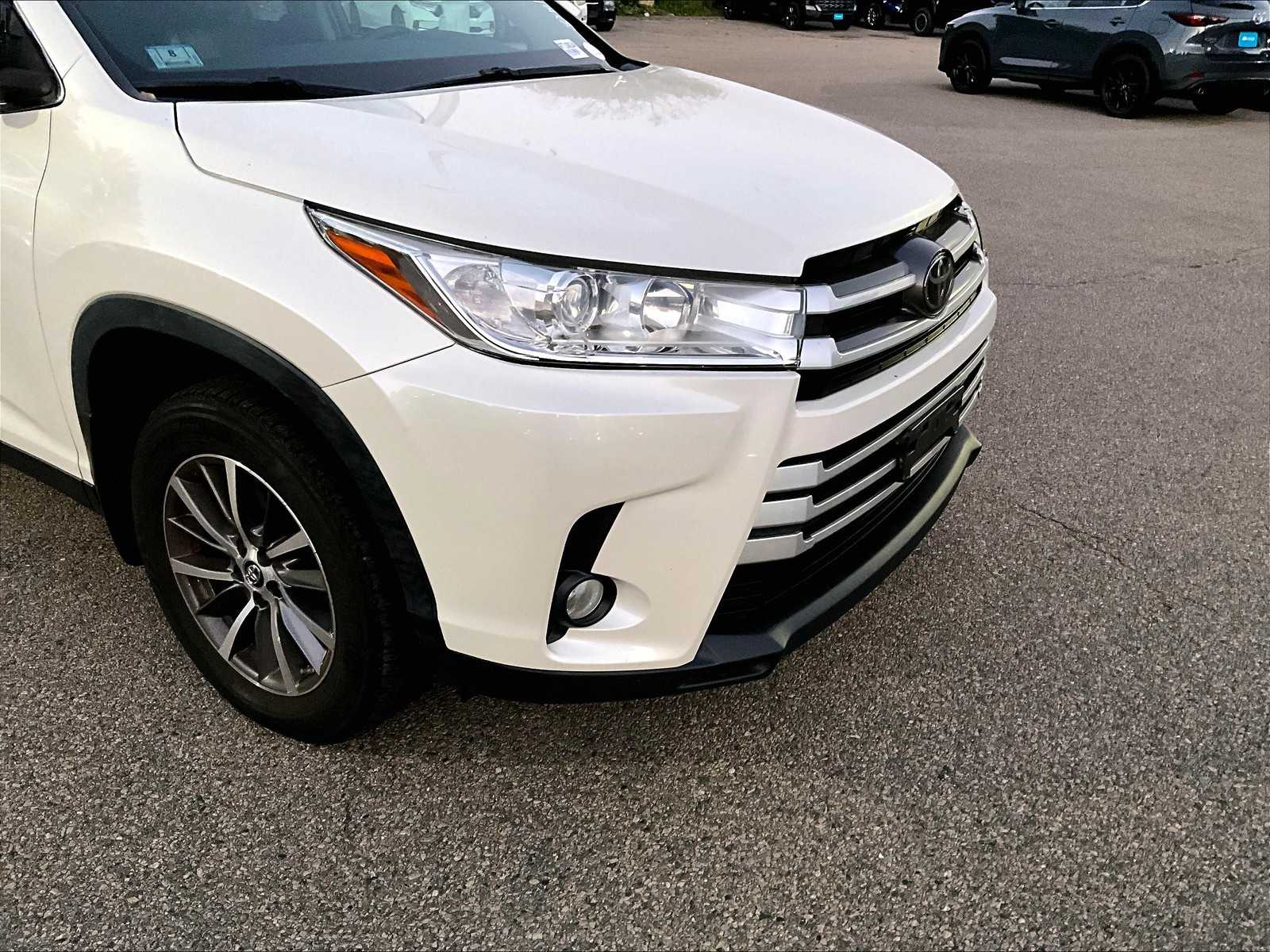 used 2019 Toyota Highlander car, priced at $27,050