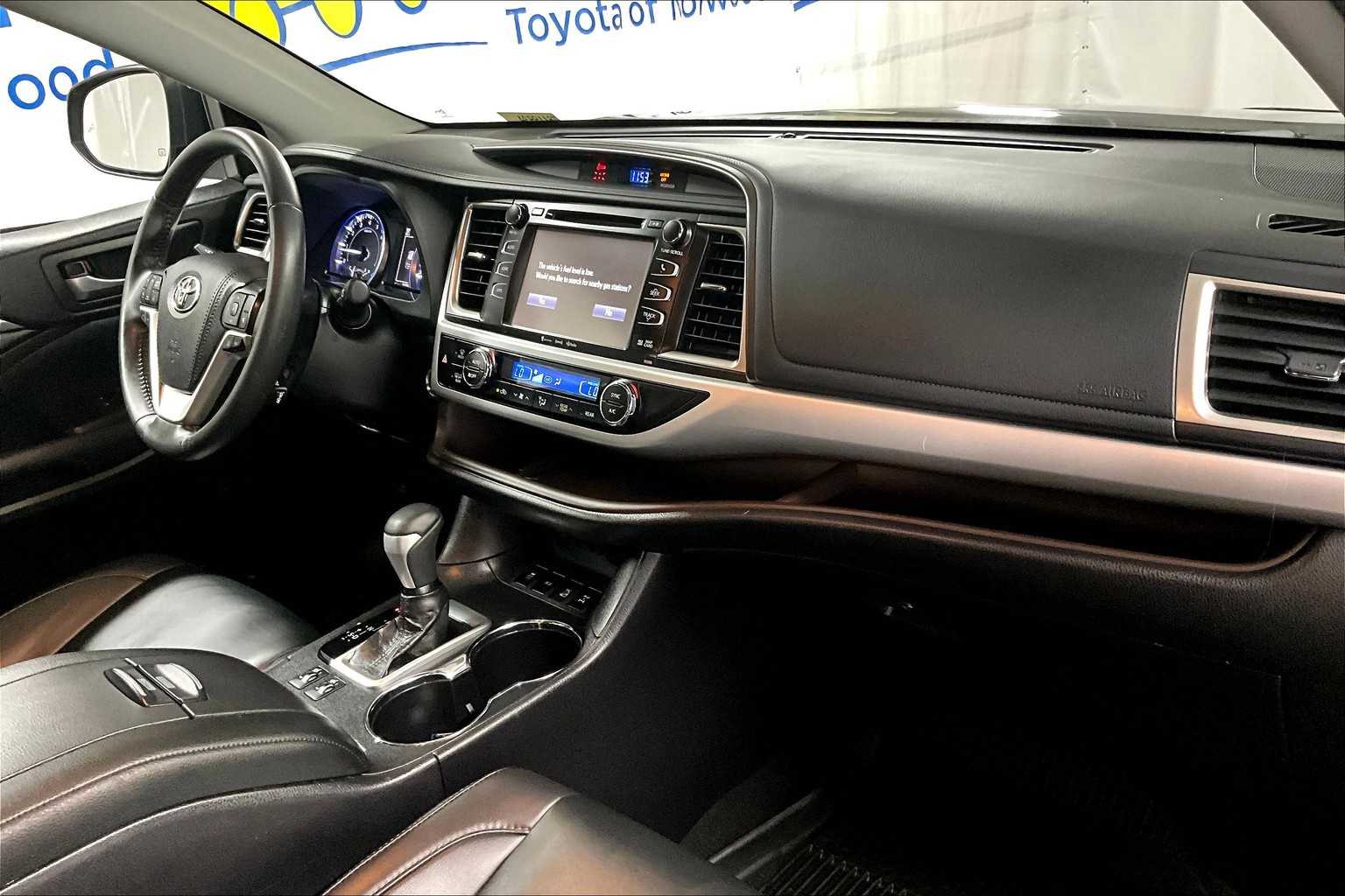 used 2019 Toyota Highlander car, priced at $27,998