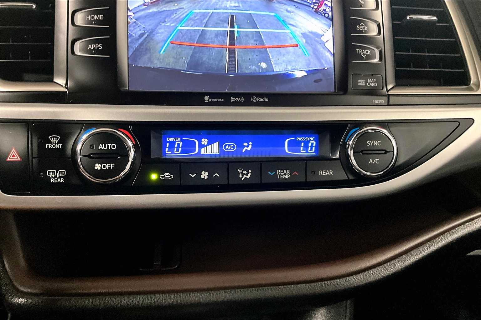 used 2019 Toyota Highlander car, priced at $27,998