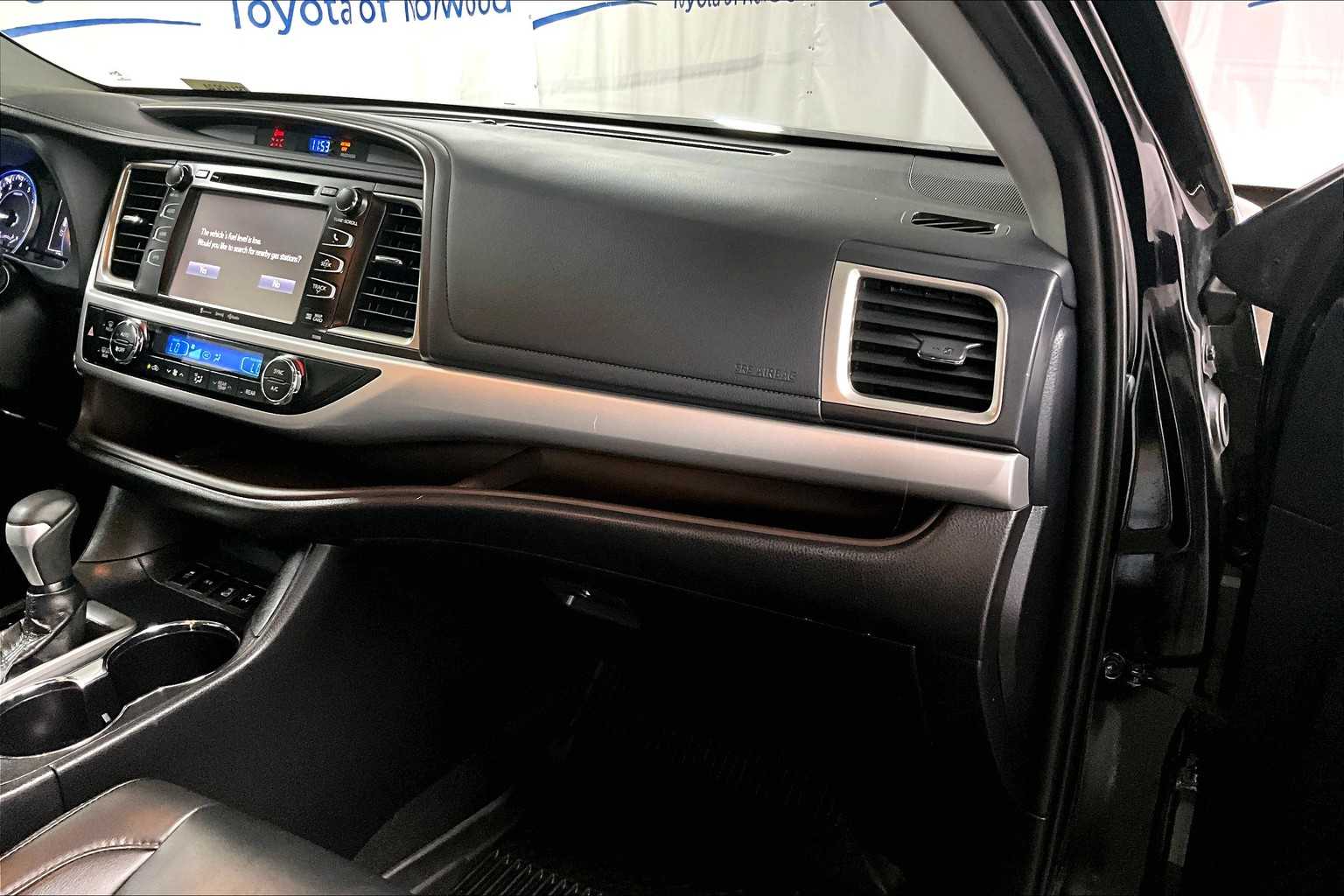 used 2019 Toyota Highlander car, priced at $27,998