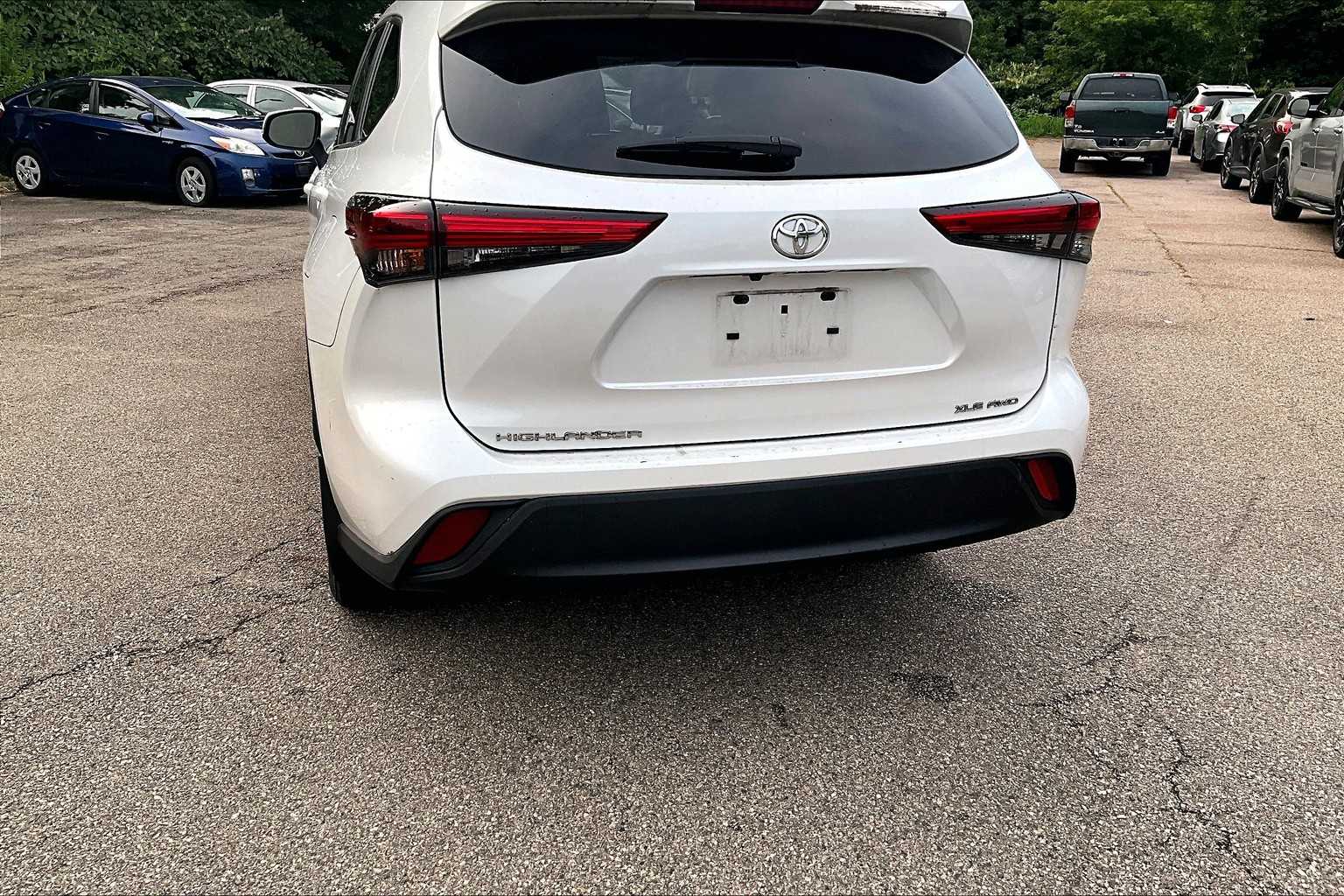 used 2023 Toyota Highlander car, priced at $38,477