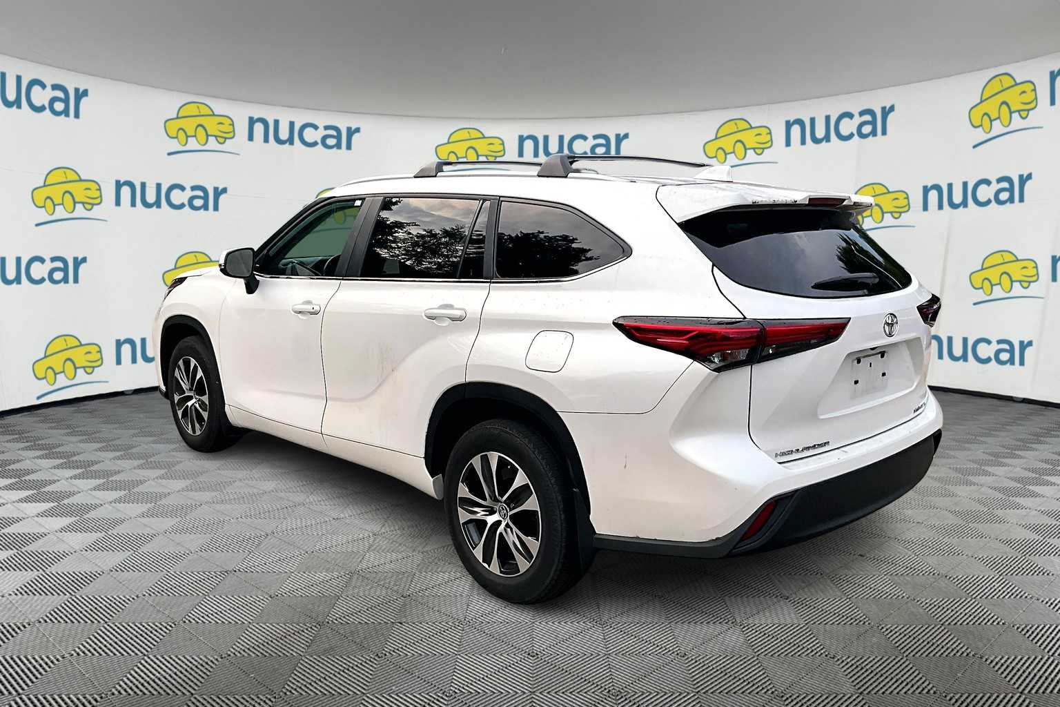 used 2023 Toyota Highlander car, priced at $38,477