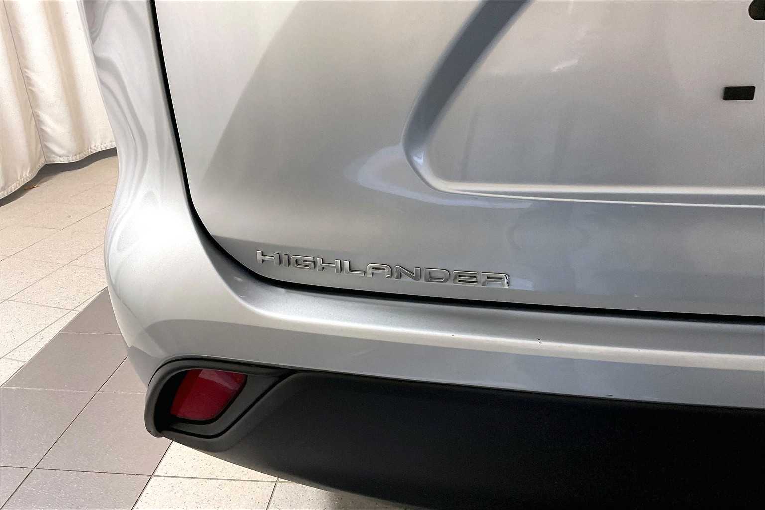 used 2024 Toyota Highlander car, priced at $41,594