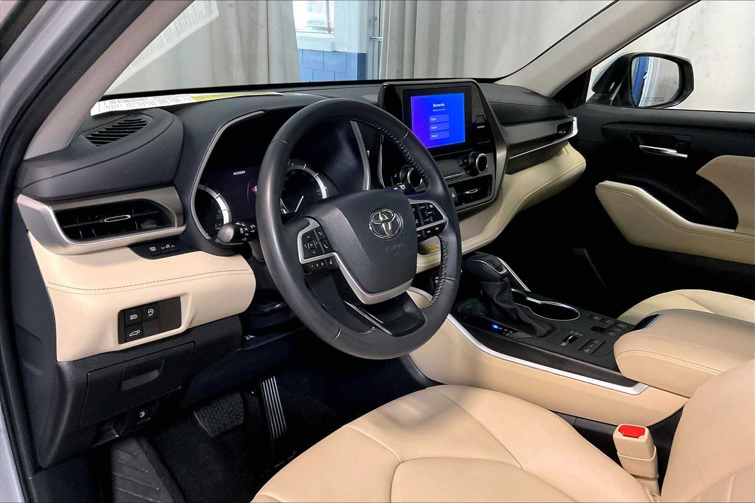 used 2024 Toyota Highlander car, priced at $41,594