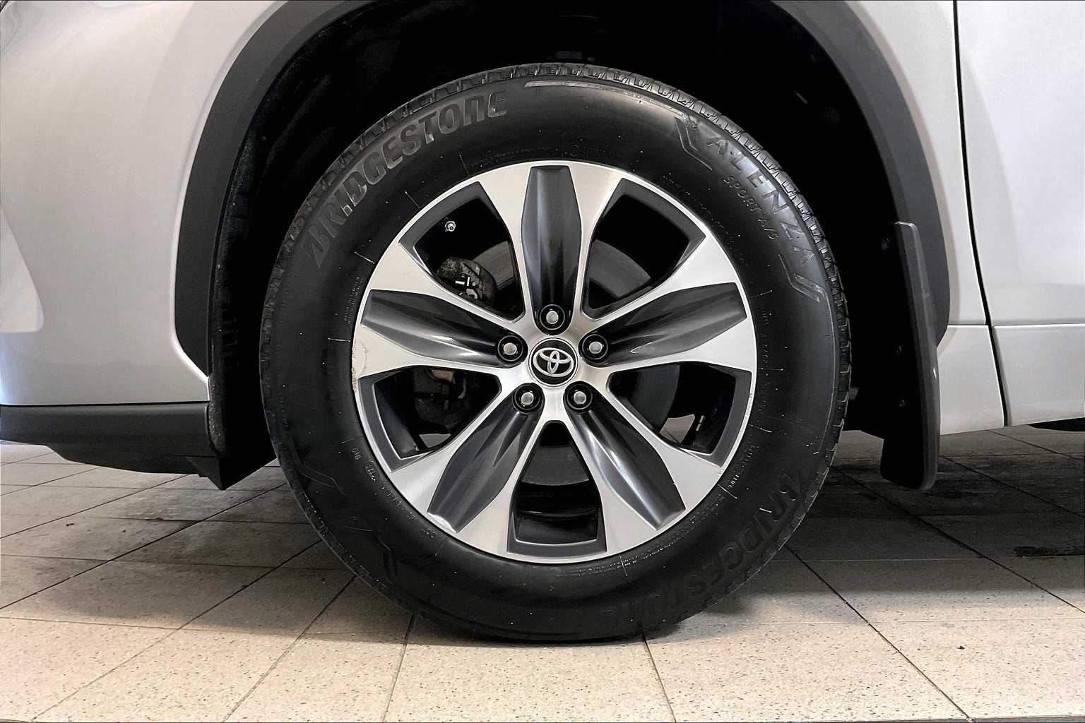 used 2024 Toyota Highlander car, priced at $41,594