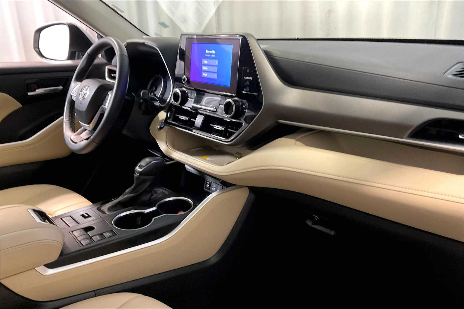 used 2024 Toyota Highlander car, priced at $41,594