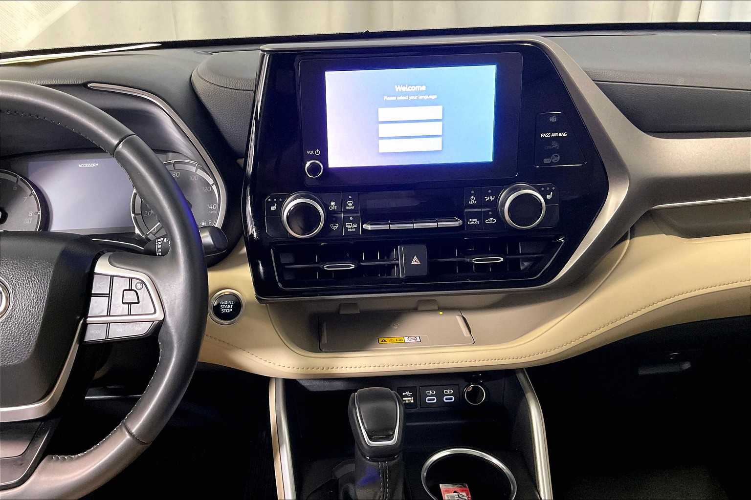 used 2024 Toyota Highlander car, priced at $41,594