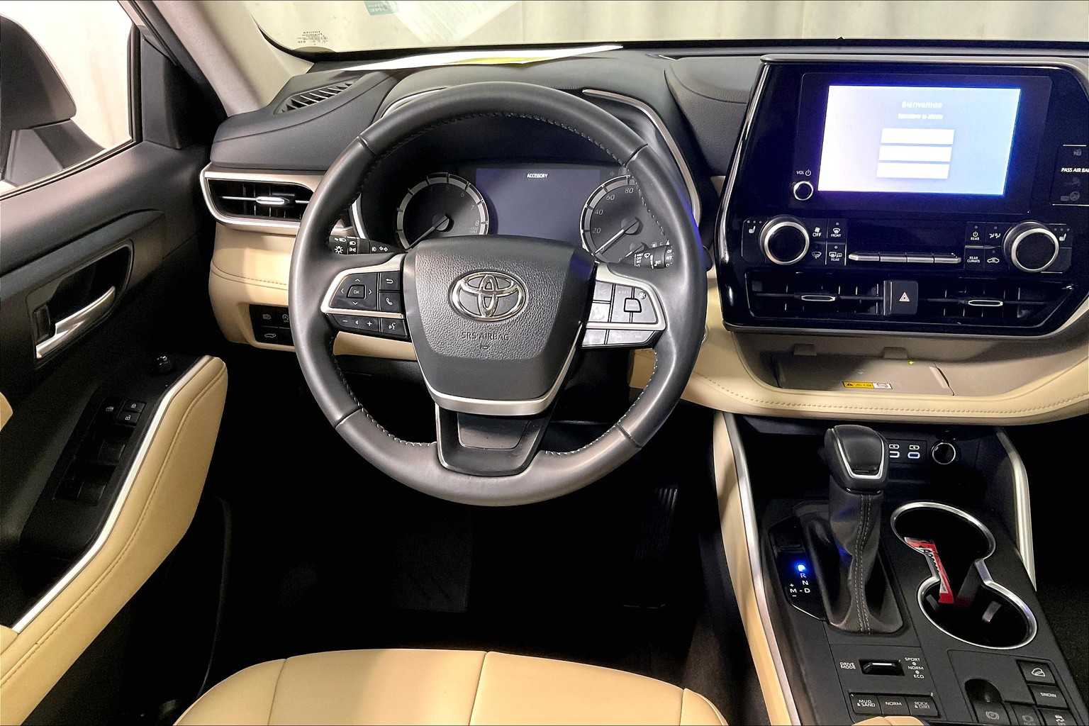 used 2024 Toyota Highlander car, priced at $41,594