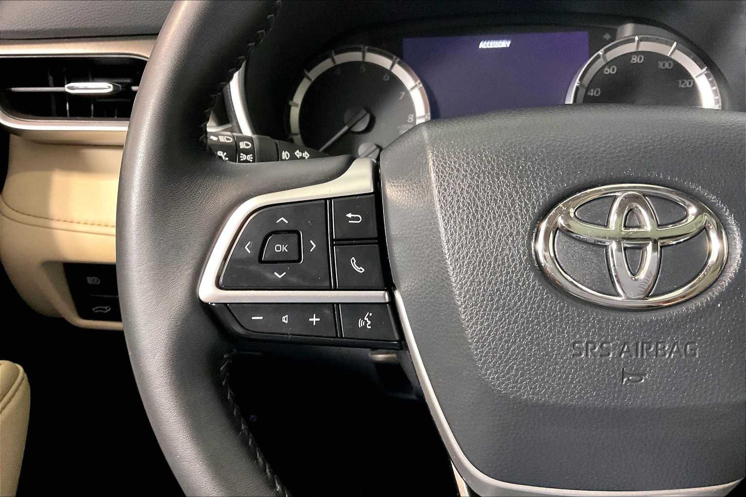 used 2024 Toyota Highlander car, priced at $41,594