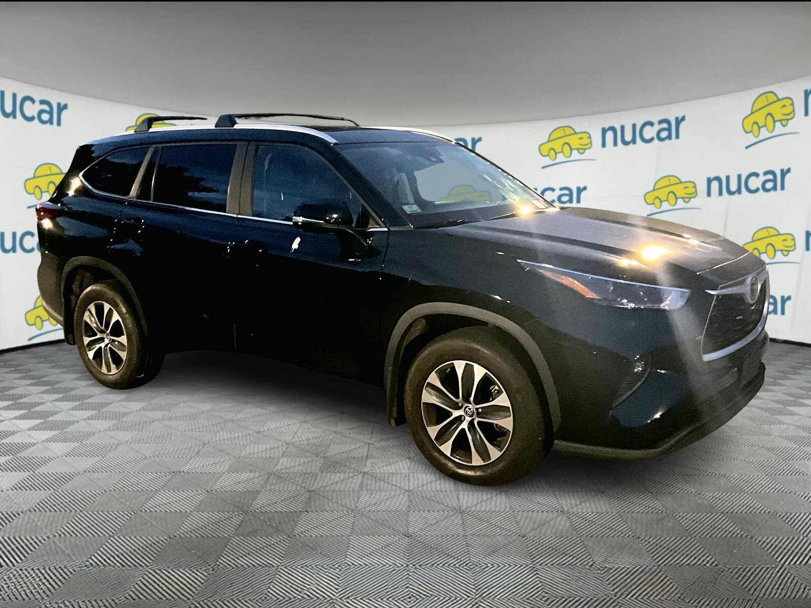 used 2023 Toyota Highlander car, priced at $39,987