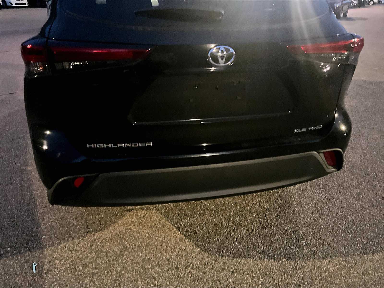used 2023 Toyota Highlander car, priced at $39,987